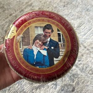 Vintage 1981 Commemorative Royal Wedding Princess Diana Tea Tin Collector Gift